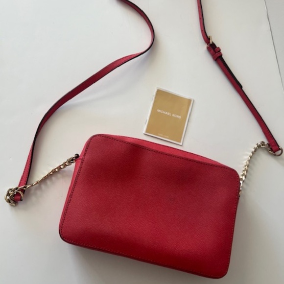 Michael Kors Coral Crossbody Bag with Gold Hardware - Picture 4 of 4